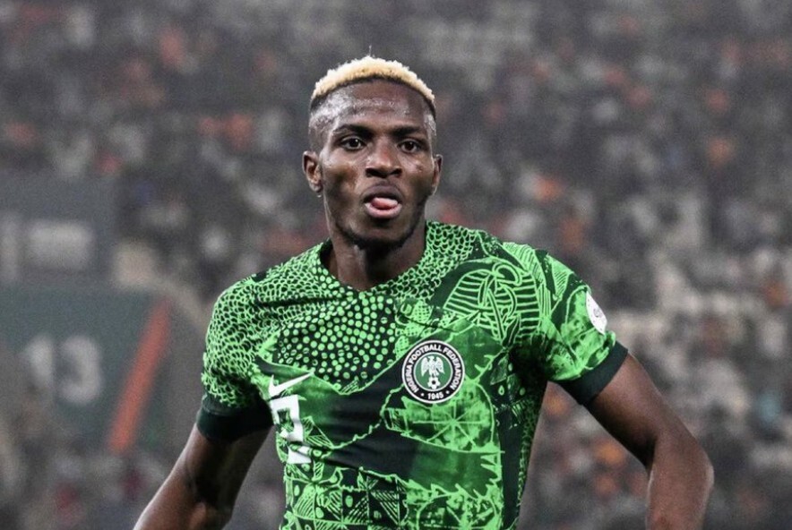 奥斯梅恩复出首秀出彩，纽约尼克斯主场鏖战菲尼克斯太阳，豪取4连胜的简单介绍